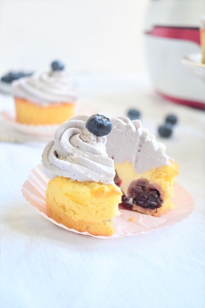Blaubeer Cheesecake Muffin geteilt