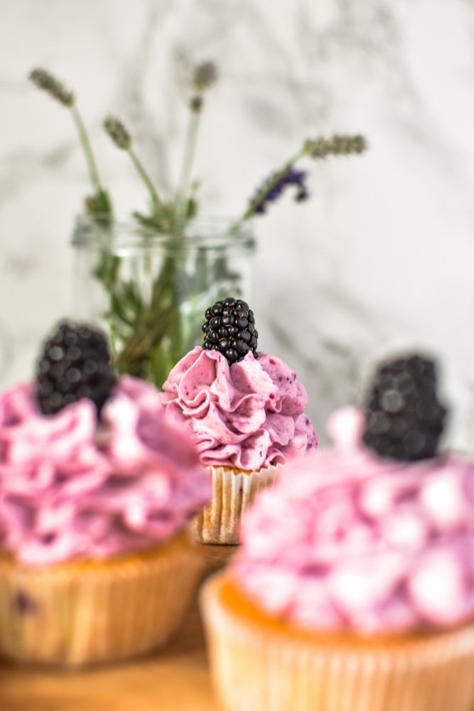 Brombeer Cupcakes